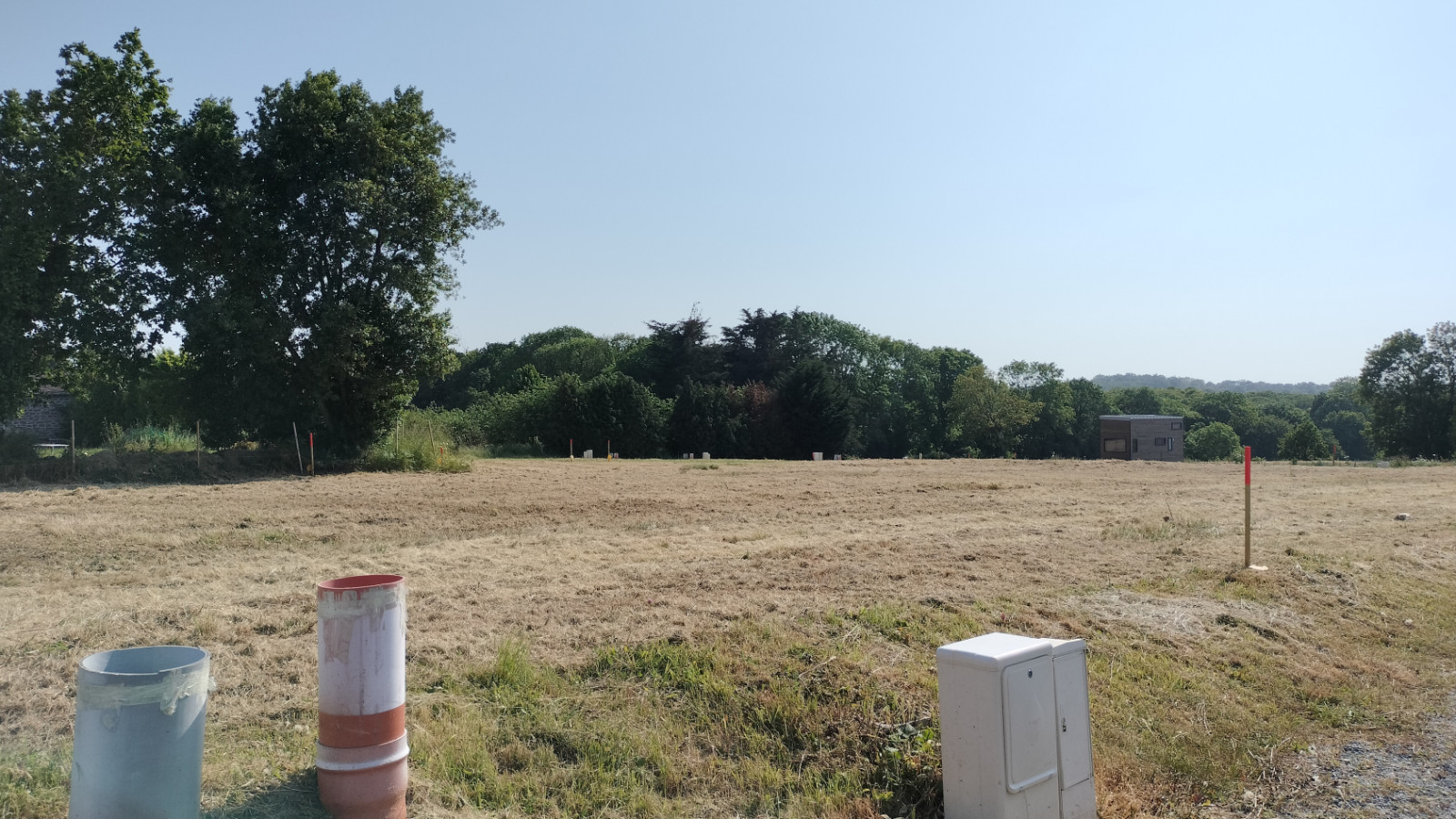 Terrain constructible de 354m2 à Monterfil